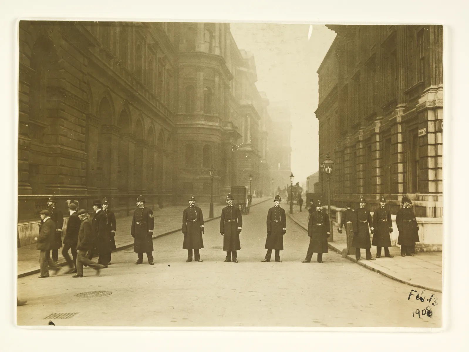 從紳士執法到血洗火車,英國治安崩壞三十年 從紳士執法到血洗火車,英國治安崩壞三十年