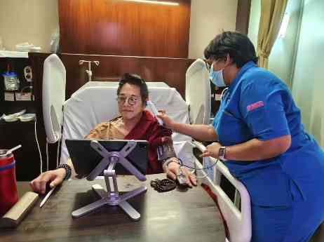 李連杰入院｜62歲李連杰驚傳入院 　憔悴病床照曝光 　13個字親揭病況