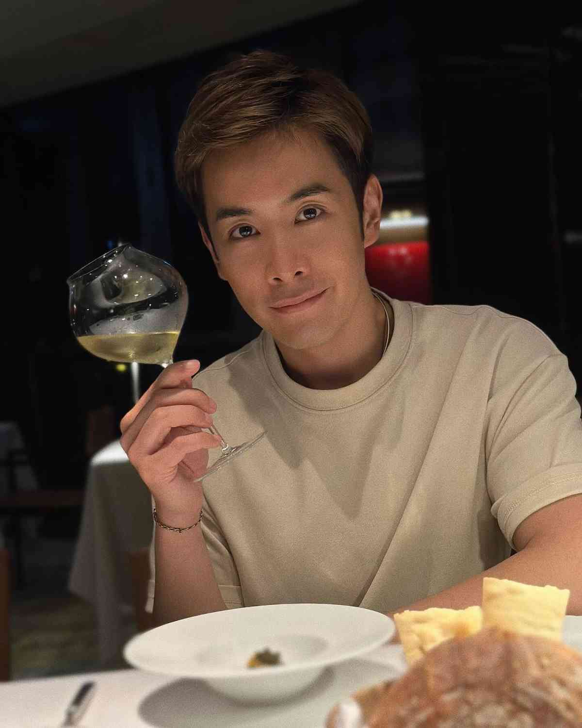 名人健康｜前英皇男歌手驚爆患胃癌　公開抗癌過程歷面歪後遺症　全面停工決心退出娛樂圈