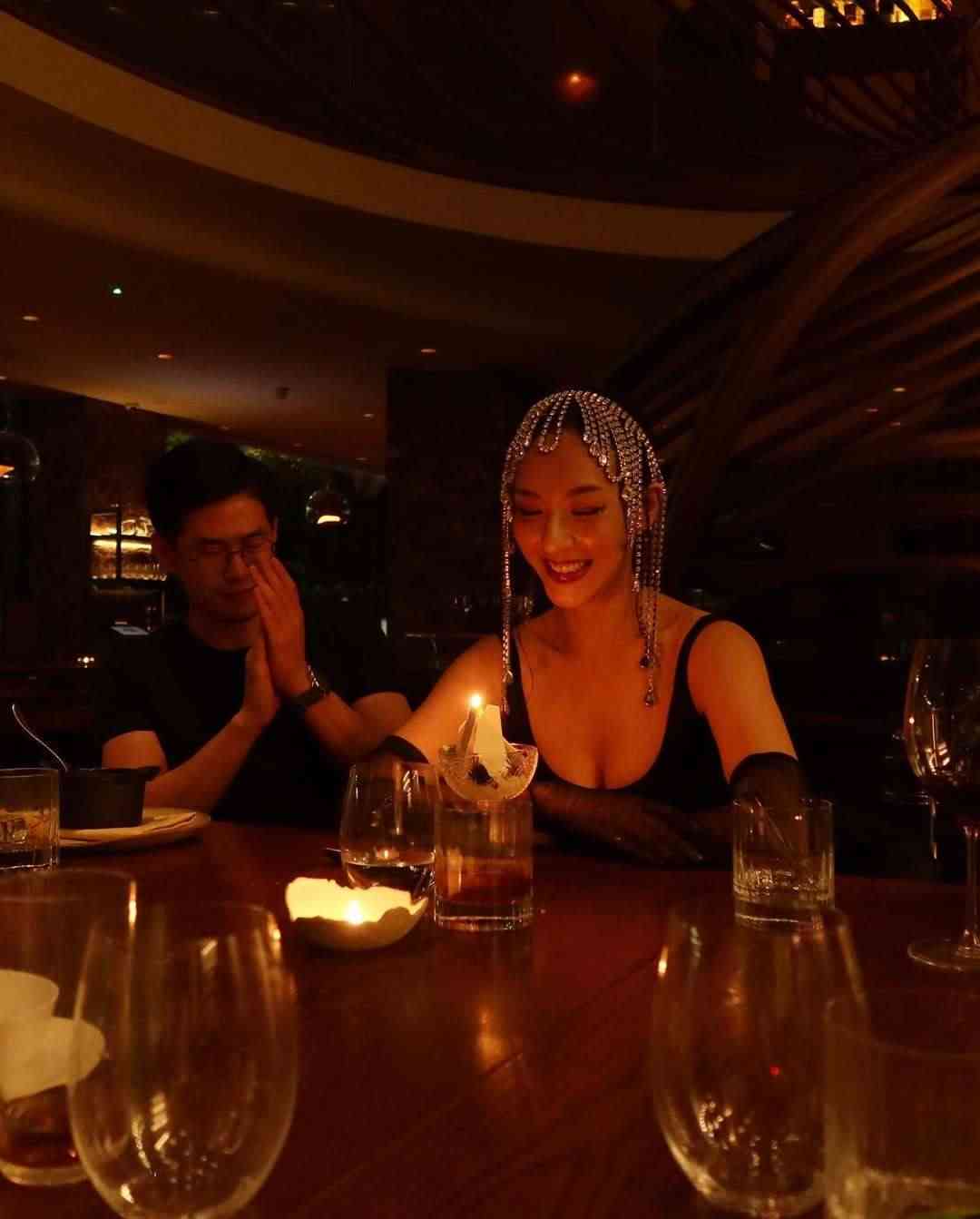 名人保養︱42歲李蘢怡退隱近20年近況曝光　火辣身材零走樣　曾自嘲「貼錯仔」讀碩士轉行