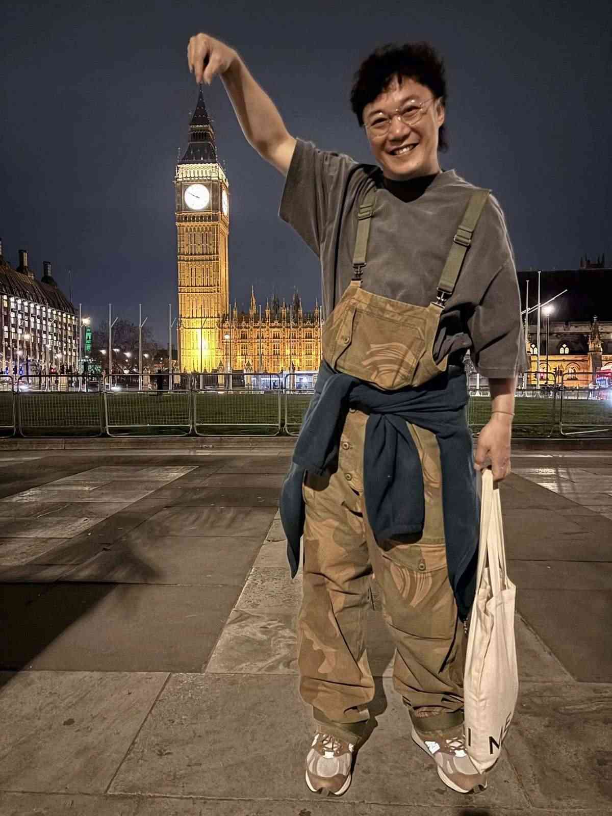 網絡熱話｜陳奕迅與親兄合照曝光似足雙胞胎震驚網民　童年感恩被保護：哥哥係型人