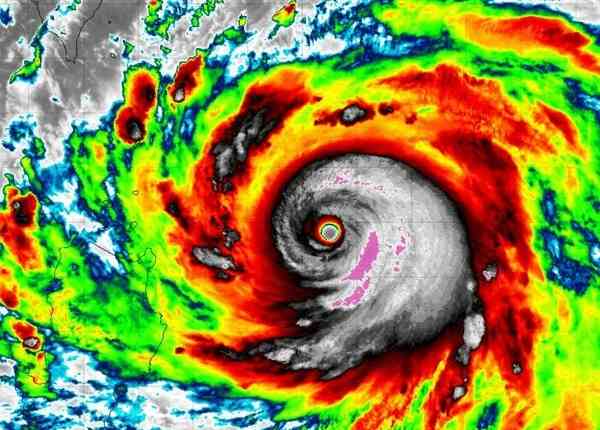 颱風樺加沙︱風王「樺加沙」襲港 風眼面積猶如3個香港 「吸風台長」指災情取決4大關鍵
