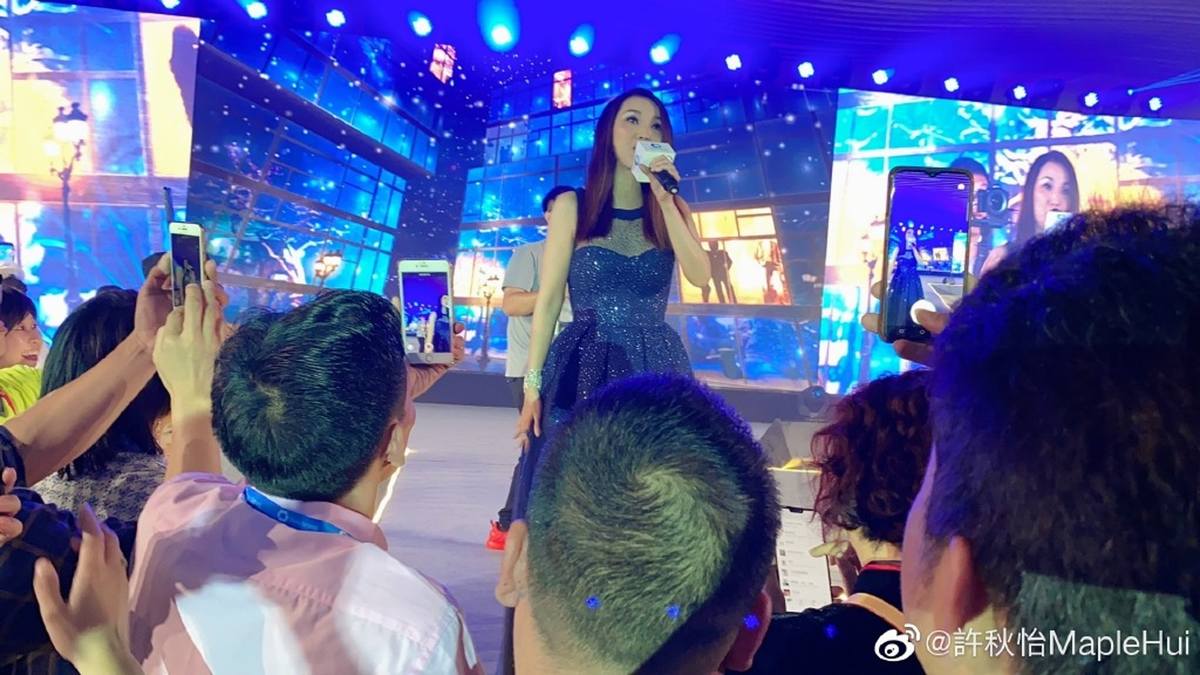 名人保養︱密密北上登台盛傳身家過億　57歲許秋怡狀態驚人　老公王書麒面容扭曲疑似中風