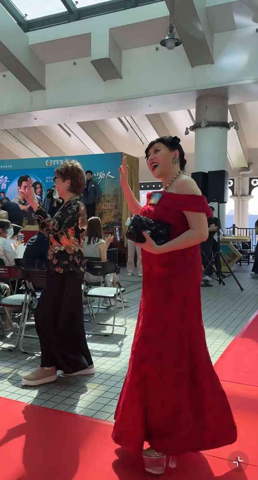 名人保養|知名女星登日本節目片翻Hit 網民激讚靚女:似日本娃娃 婚前曾不幸小產今患甲亢暴脹 名人保養|知名女星登日本節目片翻Hit 網民激讚靚女:似日本娃娃 婚前曾不幸小產今患甲亢暴脹