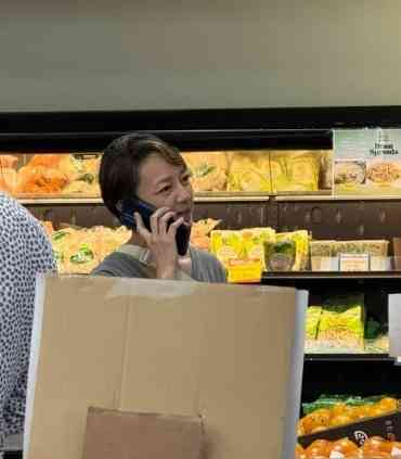 香港小姐|55歲楊婉儀移美近況曝光 被指「斷崖式衰老」 曾傳變賣「港姐后冠」為夫還千萬巨債 香港小姐|55歲楊婉儀移美近況曝光 被指「斷崖式衰老」 曾傳變賣「港姐后冠」為夫還千萬巨債