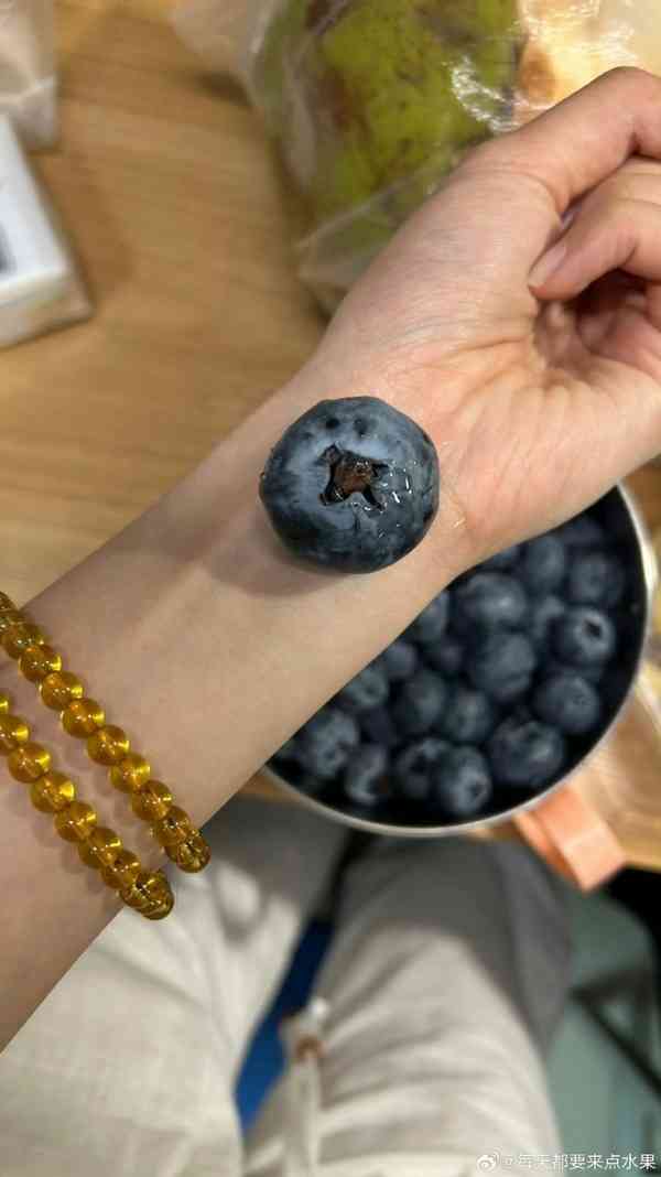 巨型藍莓｜母子食「超巨型藍莓」腹瀉雙雙入院　醫揭3大成因：非越大越好【附建議每日攝取上限】