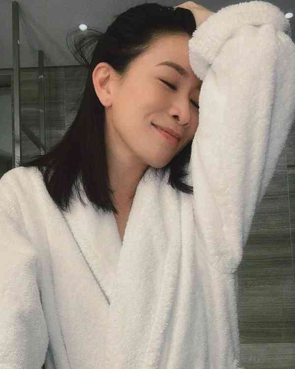 明星養生｜51歲佘詩曼公開7招凍齡　1關鍵習慣每日必做3次　勤護膚保養飲食超講究