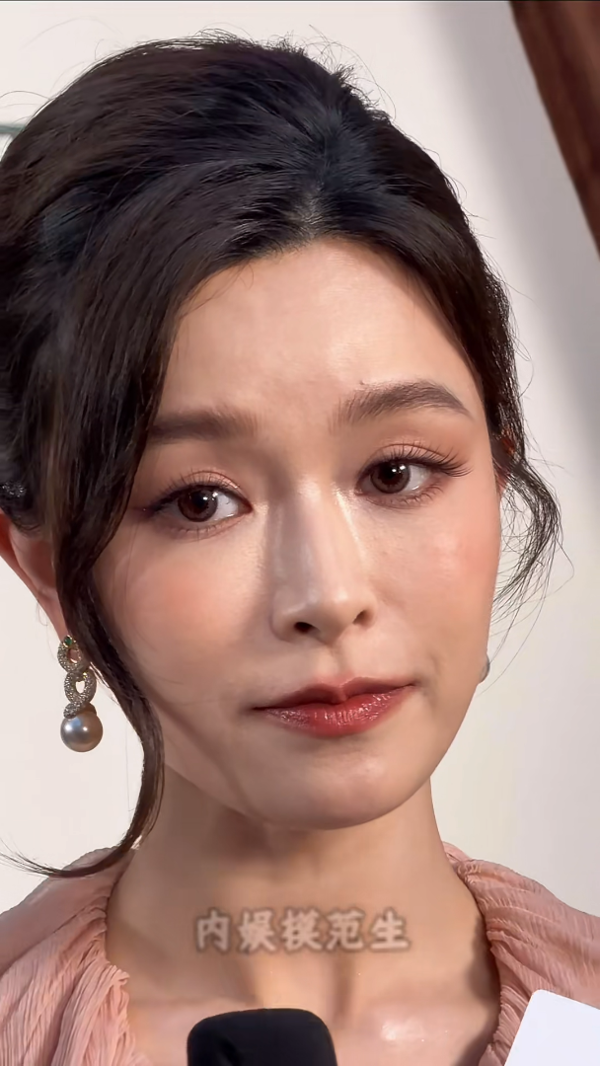 文詠珊|37歲「億萬闊太」文詠珊無懼超近鏡拍攝肌膚零瑕疵 網民震驚:美神降臨 文詠珊|37歲「億萬闊太」文詠珊無懼超近鏡拍攝肌膚零瑕疵 網民震驚:美神降臨