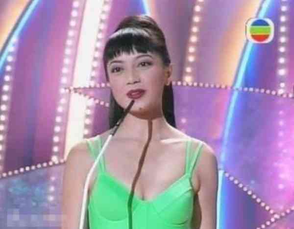 楊婉儀｜「落難港姐冠軍」 曾傳變賣后冠代夫還債 　56歲楊婉儀突然回春皮膚緊緻與愛女同框似姊妹