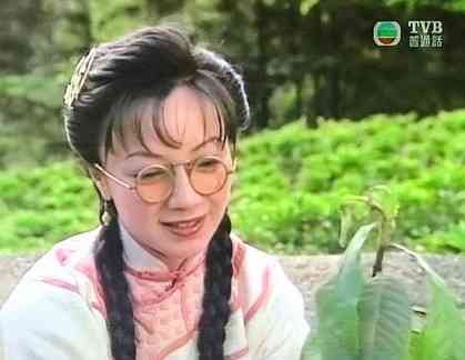 楊婉儀｜「落難港姐冠軍」 曾傳變賣后冠代夫還債 　56歲楊婉儀突然回春皮膚緊緻與愛女同框似姊妹