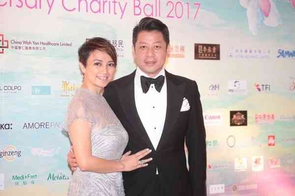 楊婉儀｜「落難港姐冠軍」 曾傳變賣后冠代夫還債 　56歲楊婉儀突然回春皮膚緊緻與愛女同框似姊妹