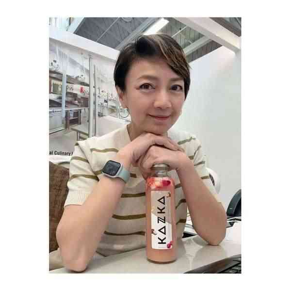 楊婉儀｜「落難港姐冠軍」 曾傳變賣后冠代夫還債 　56歲楊婉儀突然回春皮膚緊緻與愛女同框似姊妹