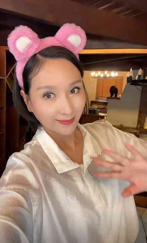 凍齡女神丨51歲「最美亞姐」被質疑整容 楊恭如反擊力證純天然 曾與上海首富傳緋聞被元配怒摑 凍齡女神丨51歲「最美亞姐」被質疑整容 楊恭如反擊力證純天然 曾與上海首富傳緋聞被元配怒摑