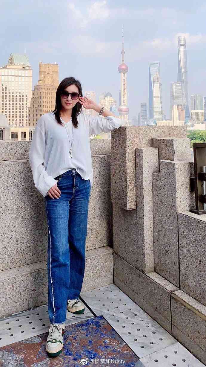 凍齡女神丨51歲「最美亞姐」被質疑整容 楊恭如反擊力證純天然 曾與上海首富傳緋聞被元配怒摑 凍齡女神丨51歲「最美亞姐」被質疑整容 楊恭如反擊力證純天然 曾與上海首富傳緋聞被元配怒摑