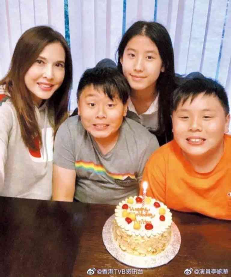 眼睛健康|李婉華驚爆左眼失明半年 初期誤當「飛蚊症」被誤診忽略1症狀致嚴重後果 眼睛健康|李婉華驚爆左眼失明半年 初期誤當「飛蚊症」被誤診忽略1症狀致嚴重後果