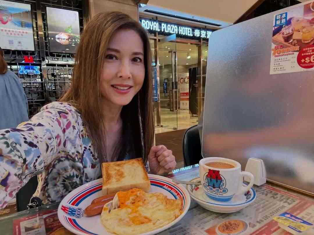 眼睛健康|李婉華驚爆左眼失明半年 初期誤當「飛蚊症」被誤診忽略1症狀致嚴重後果 眼睛健康|李婉華驚爆左眼失明半年 初期誤當「飛蚊症」被誤診忽略1症狀致嚴重後果