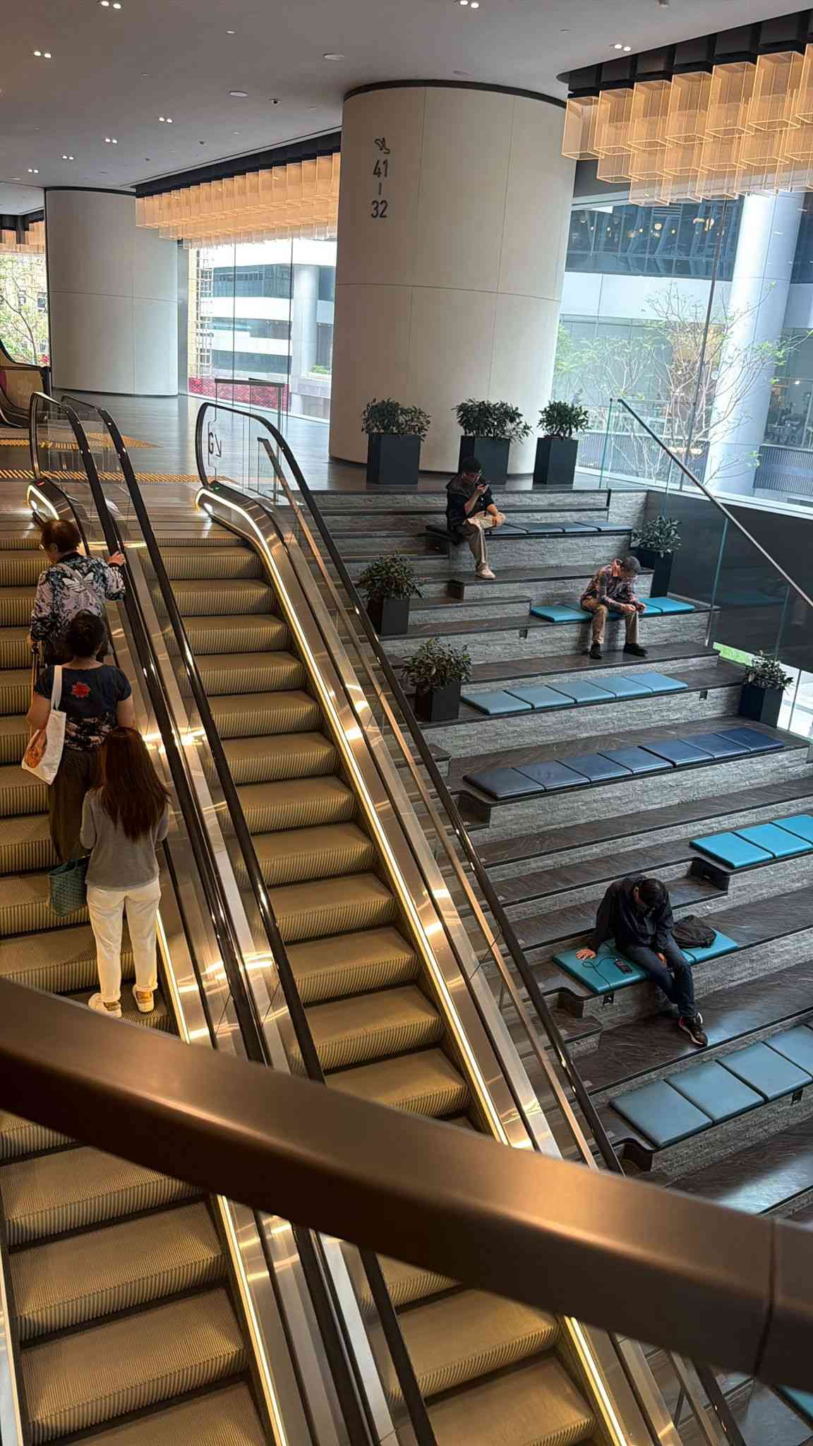 香港推動低碳經濟與ESG 智慧城市建設可持續發展新格局 香港推動低碳經濟與ESG 智慧城市建設可持續發展新格局