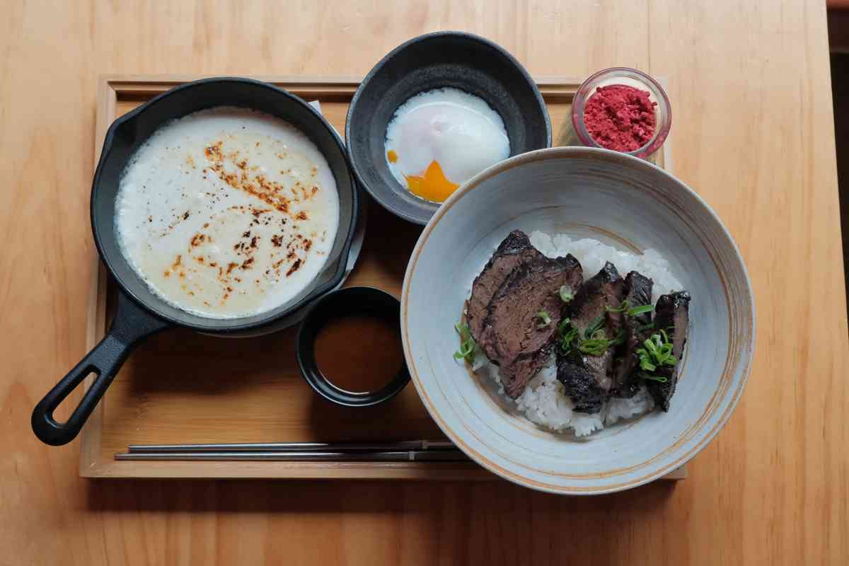 中環芝士主題餐廳高性價比午餐！牛頰肉芝士丼飯、法式濃香小奶凍，午後Cheesy快活時光！