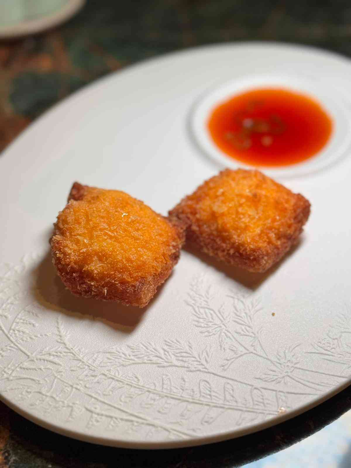 中環米芝蓮一星粵菜食府設樓上樓!魚籽澳洲帶子燒賣、鑊氣X.O.醬小炒王,傳承粵菜經典 中環米芝蓮一星粵菜食府設樓上樓!魚籽澳洲帶子燒賣、鑊氣X.O.醬小炒王,傳承粵菜經典
