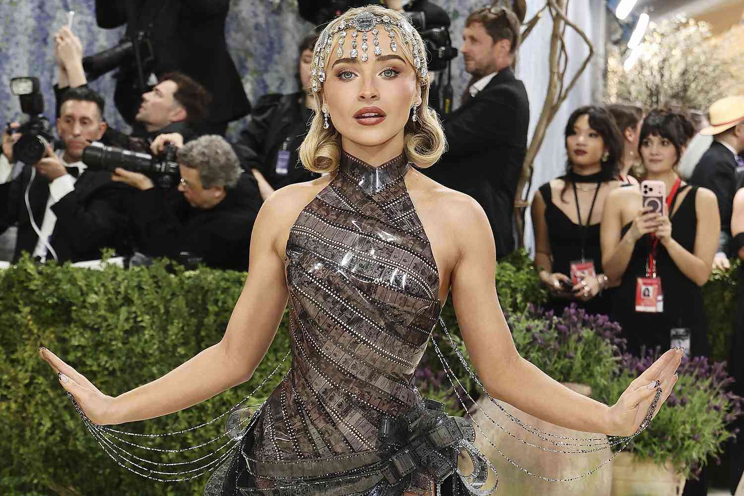 致敬經典與優雅：Met Gala2026珠寶造型解析