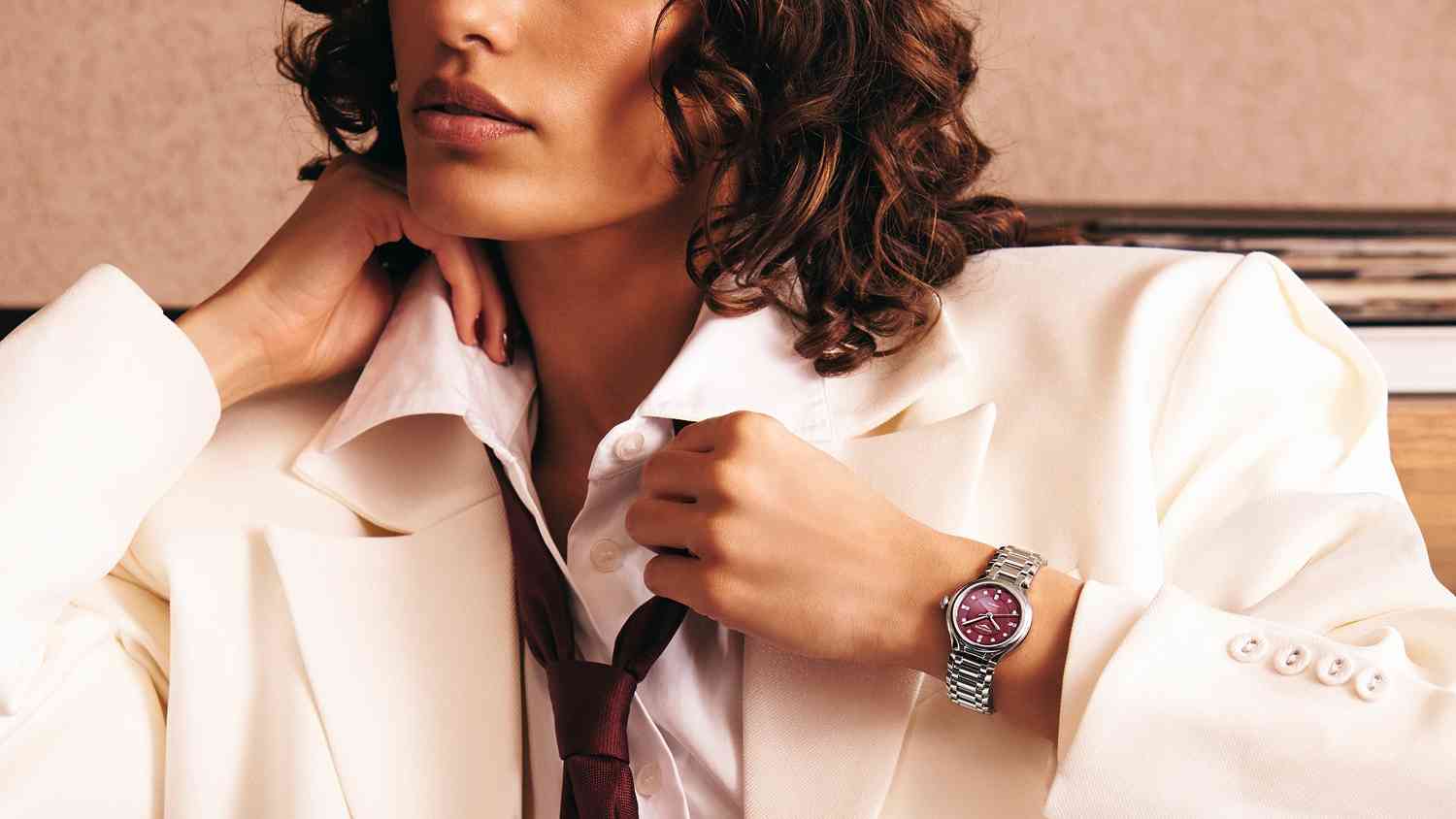 優雅是一種態度：LONGINES DolceVita 與 PrimaLuna 腕錶系列，重塑現代職場Office Chic