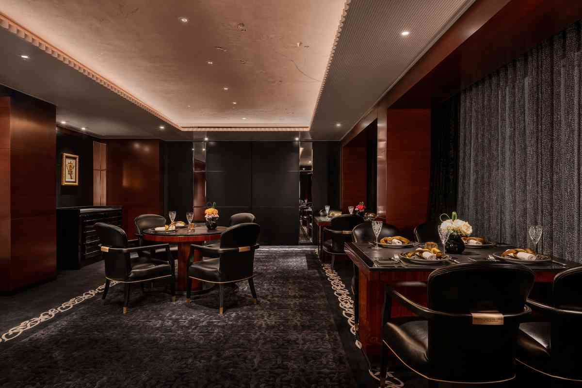 米芝蓮三星法國餐廳回歸重現經典!奢華極致魚子醬龍蝦果凍、招牌慢煮法式頂級牛肉及鴨肝,聖誕華麗預告! 米芝蓮三星法國餐廳回歸重現經典!奢華極致魚子醬龍蝦果凍、招牌慢煮法式頂級牛肉及鴨肝,聖誕華麗預告!