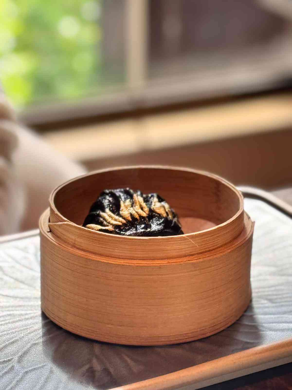 灣仔粵菜名廚創新演繹傳統底蘊！魚子醬脆皮花膠乾貝、乾燒遼參鮑汁脆米甜豆仁、野生紅菇炖鮮鮑雞湯