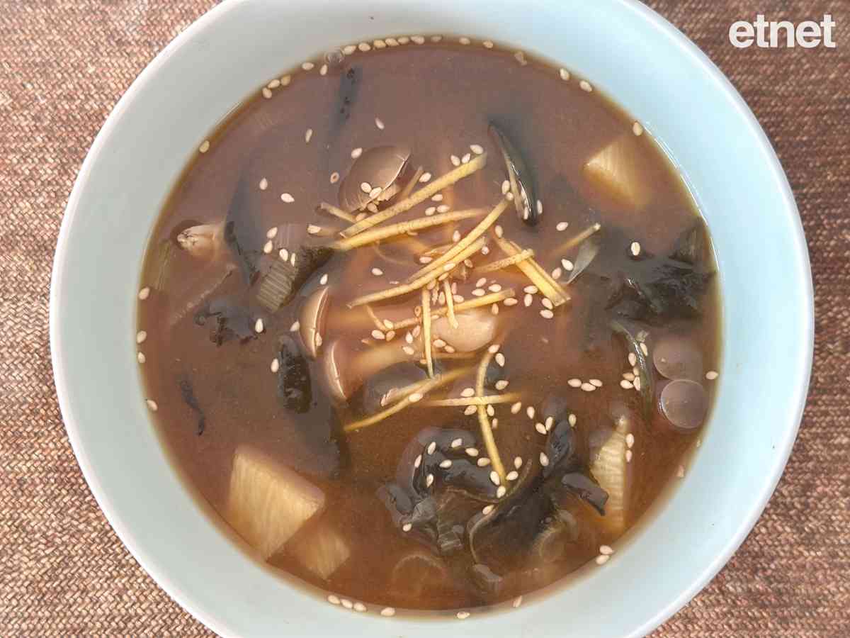 這個冬天終於氣溫下降了!暖身素湯水推介:山藥麵豉紫菜湯 這個冬天終於氣溫下降了!暖身素湯水推介:山藥麵豉紫菜湯
