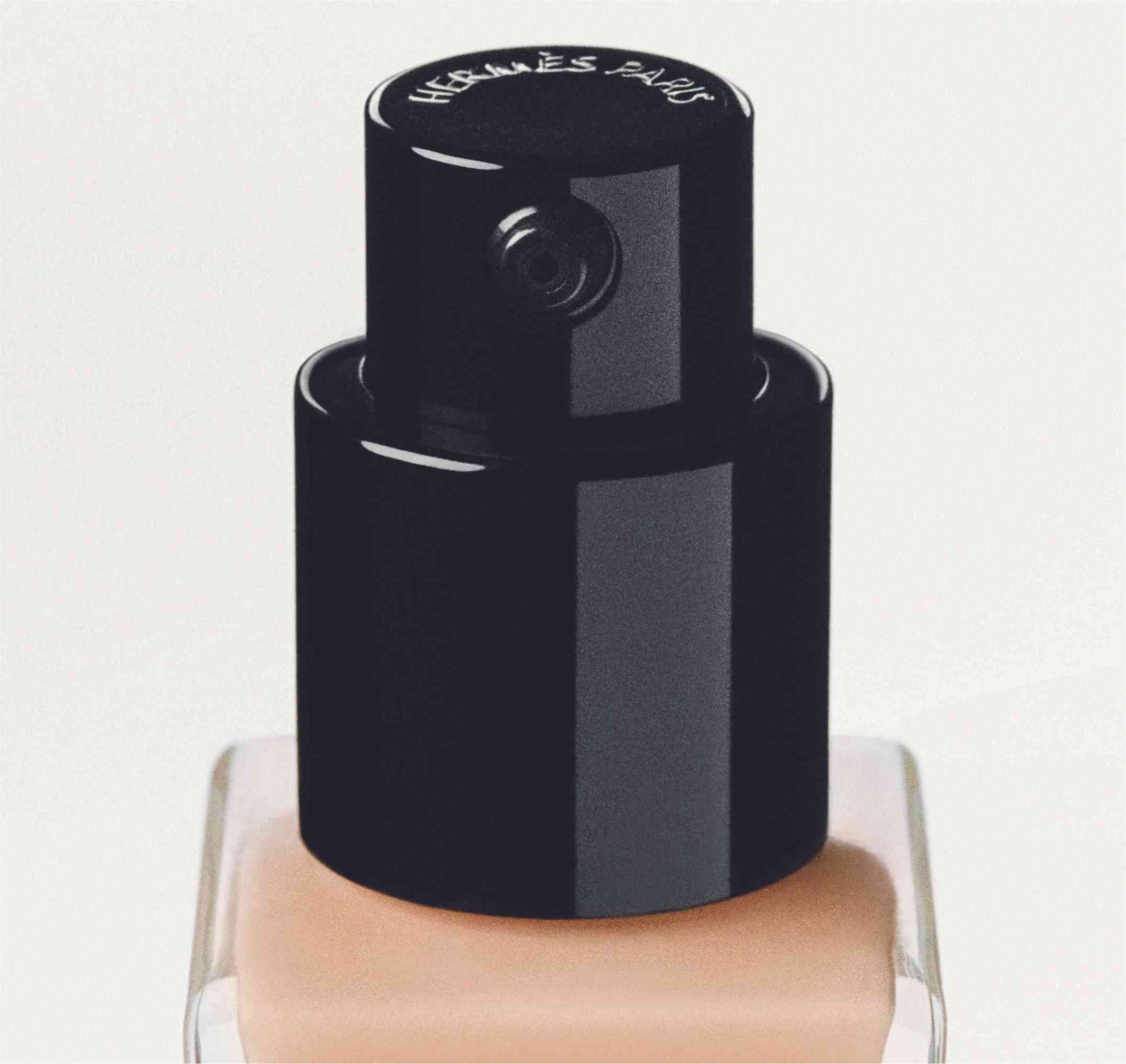 Hermès 首推粉底系列Plein Air:奢侈品牌能否在飽和的美妝市場中突圍? Hermès 首推粉底系列Plein Air:奢侈品牌能否在飽和的美妝市場中突圍?