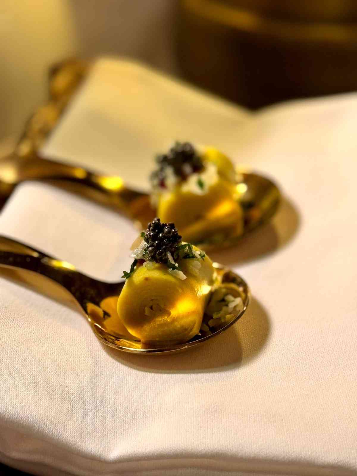 中環大館特色印度菜！扎拉夫尚羊腿、椰子油炒蟹鉗，穿越印度宮廷風味