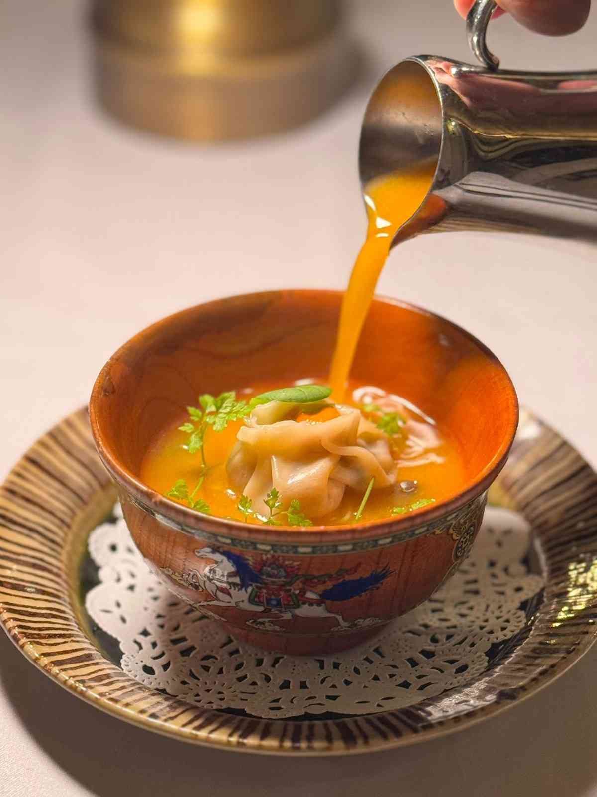 中環大館特色印度菜！扎拉夫尚羊腿、椰子油炒蟹鉗，穿越印度宮廷風味