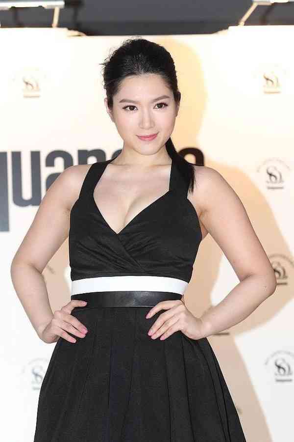 凍齡女神｜TVB前「最美花旦」離婚復出狀態驚人　新疆雪景下騎馬 　網民：靚到似AI