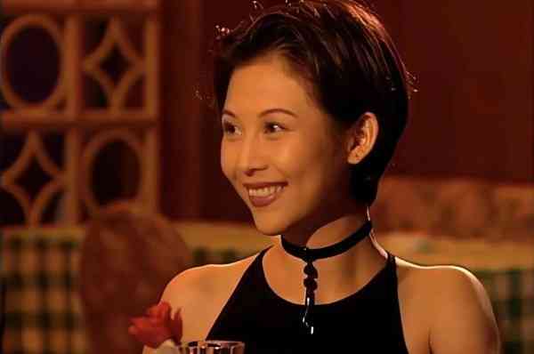 蔡少芬︱52歲視后蔡少芬素顔逛街被嘲盡顯老態　網民群起護航：秒殺一堆年輕人