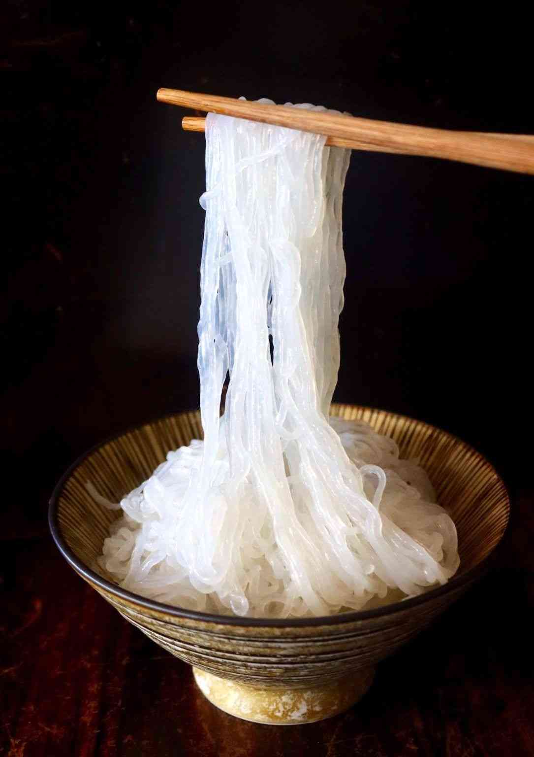 同樣叫蒟蒻麵：營養師教你拆解成份表、看清四大隱形分類！