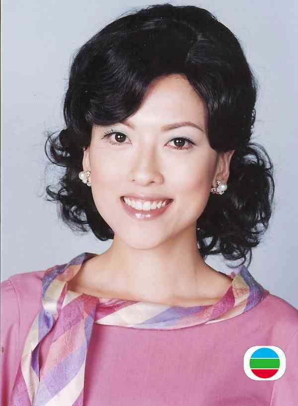 江芷妮︱兩代TVB花旦罕同框48歲江芷妮完勝31歲馮盈盈　息影多年做CEO兼幸福人妻