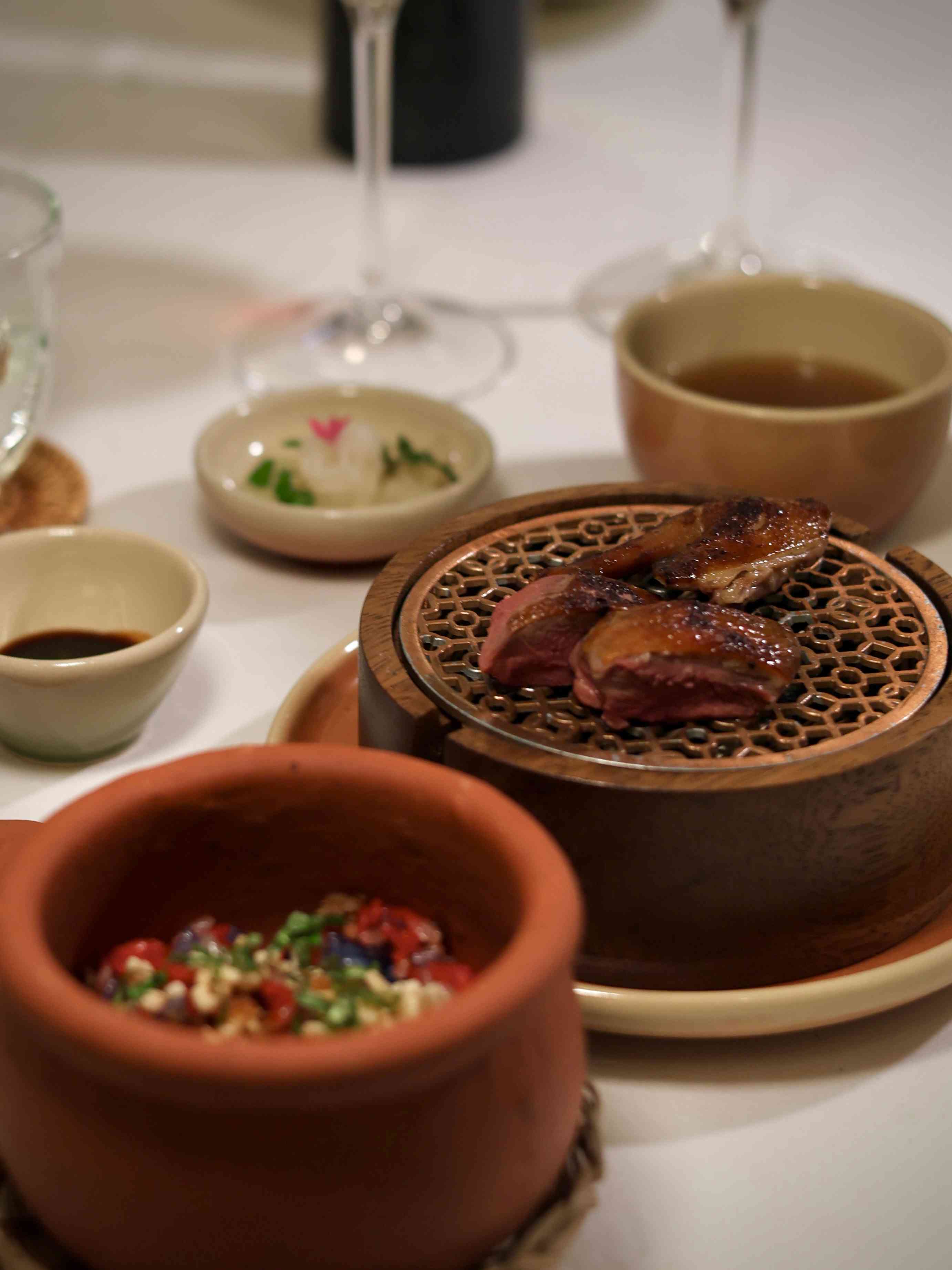 中環精緻越南料理：越式雞肉精製河粉配花膠及金華火腿、一鴨三吃配黃皮葉及越南鹹冬甩，打造出「越華融合」的佳餚美饌！