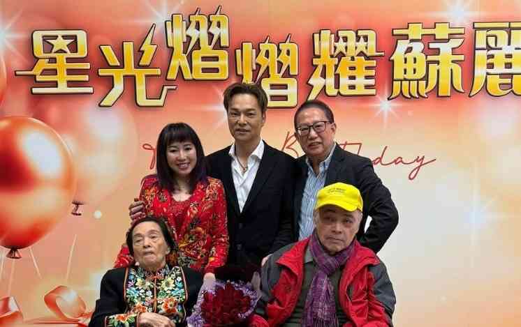 張偉文|「靚聲王」張偉文驚爆一年半冇沖涼長期臥床 疑遭護老院疏忽照顧雙腳紅腫皮膚潰爛 已託經理人方俊處理後事1原因未立遺囑 張偉文|「靚聲王」張偉文驚爆一年半冇沖涼長期臥床 疑遭護老院疏忽照顧雙腳紅腫皮膚潰爛 已託經理人方俊處理後事1原因未立遺囑