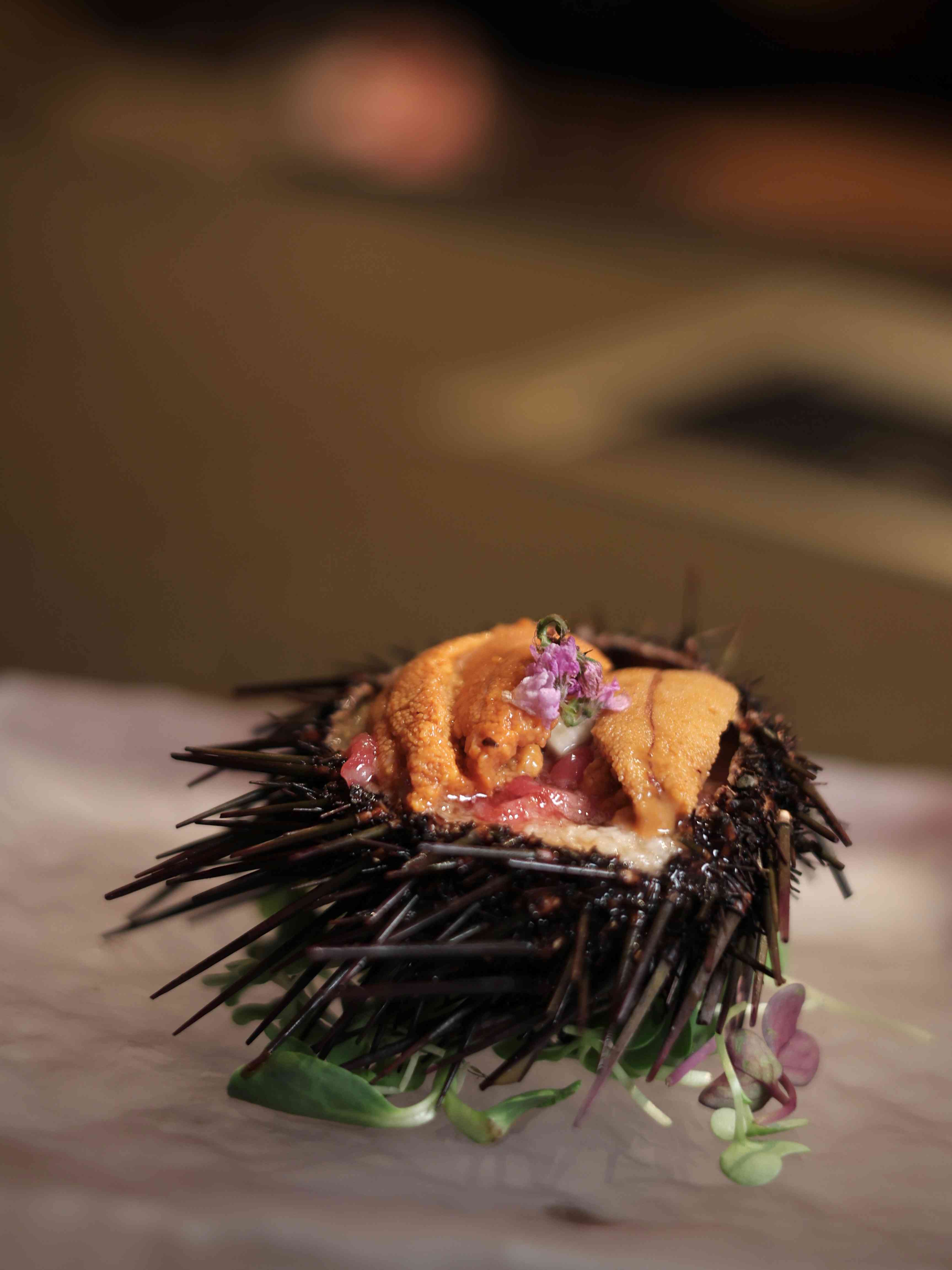 極上和牛割烹Omakase：檸檬麴昆布鹽厚切牛舌、牛臀肉松露三文治、招牌山奧燒，啖啖飽滿多汁，極爲鮮味！
