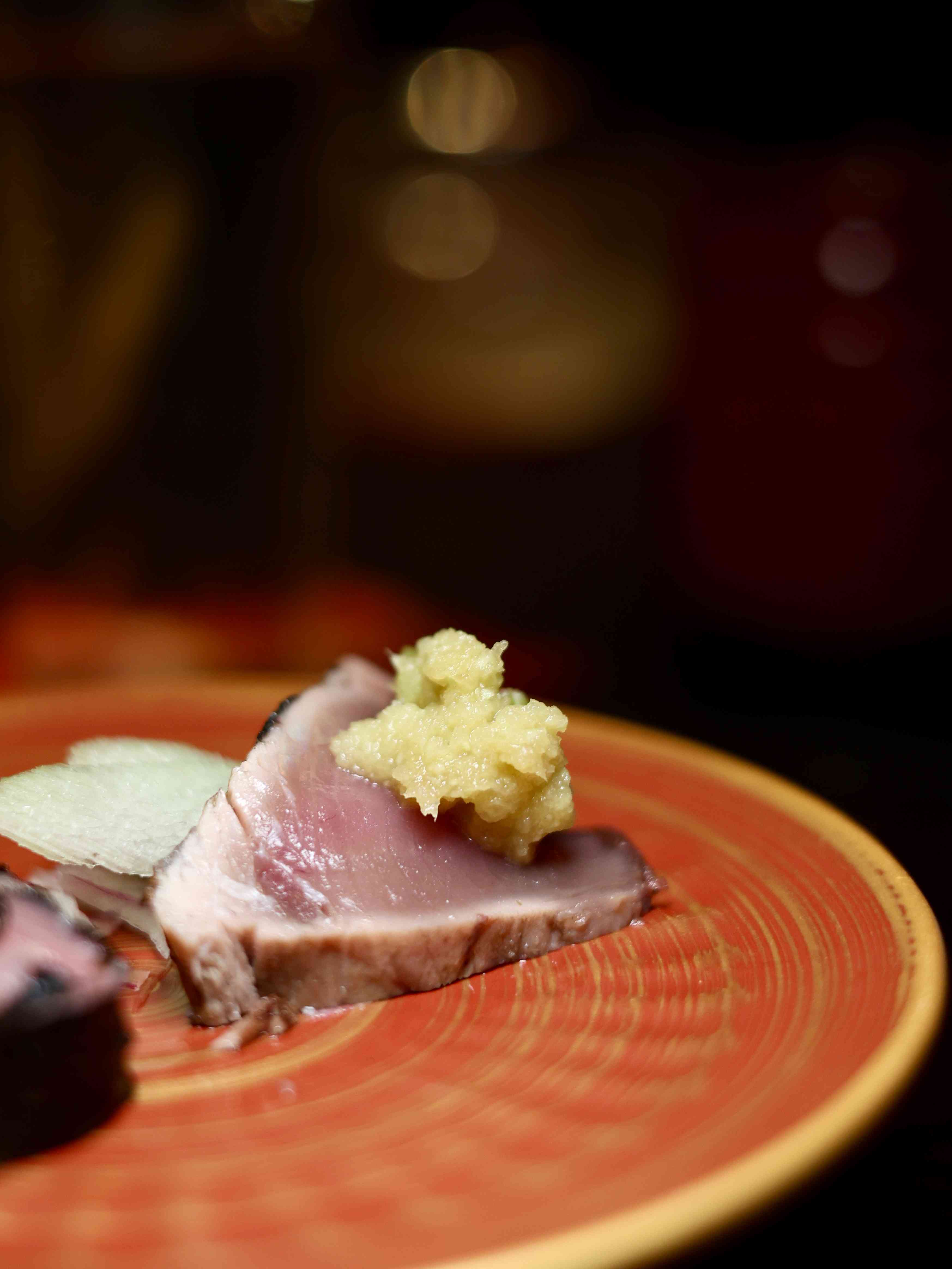 極上和牛割烹Omakase：檸檬麴昆布鹽厚切牛舌、牛臀肉松露三文治、招牌山奧燒，啖啖飽滿多汁，極爲鮮味！
