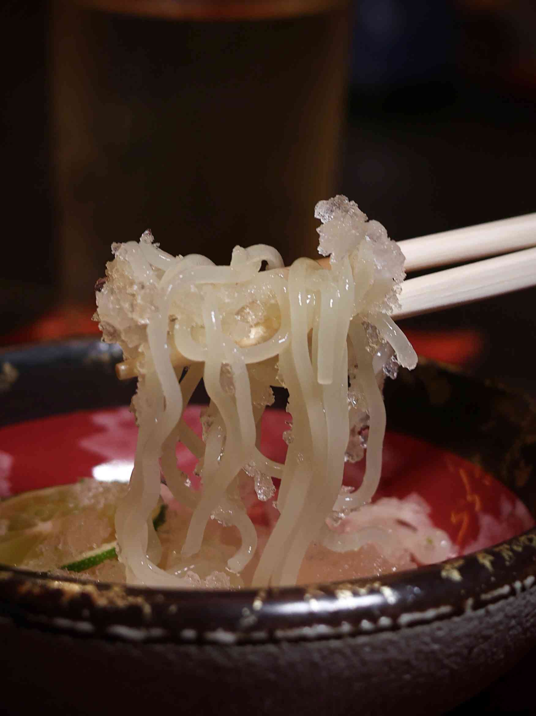 極上和牛割烹Omakase：檸檬麴昆布鹽厚切牛舌、牛臀肉松露三文治、招牌山奧燒，啖啖飽滿多汁，極爲鮮味！