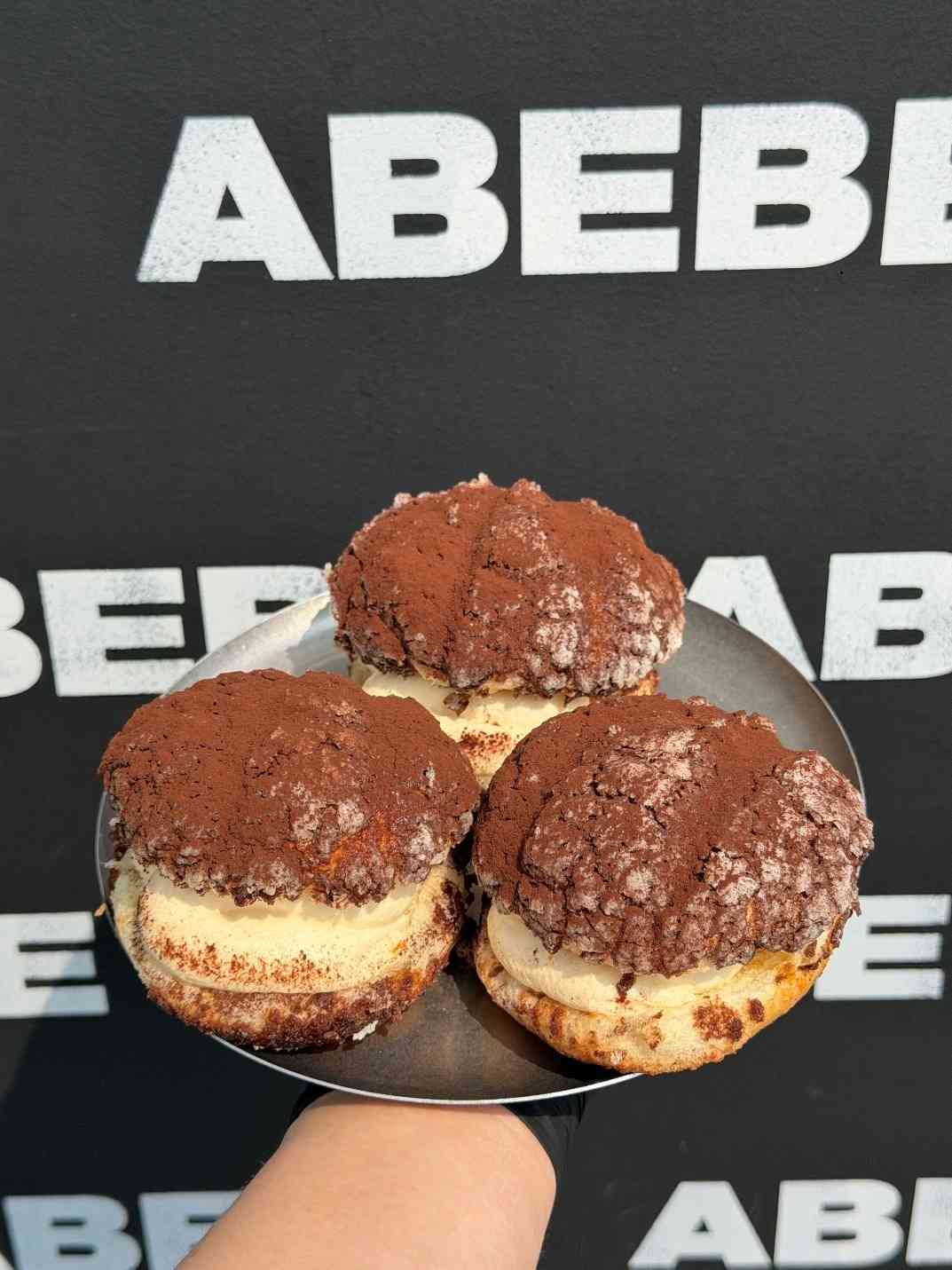 濟州冬甩名店 ABEBE Bakery 9月登陸尖沙咀，必食招牌朱古力忌廉冬甩＋蘋果/漢拿峰柑忌廉包＋一連兩日免費派