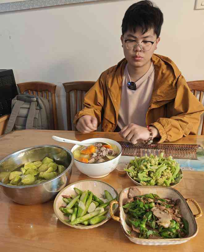 胃癌|23歲博士生寒窗苦讀16年確診胃癌晚期 歷22次化療暴瘦44磅 揭兩大習慣出事 胃癌|23歲博士生寒窗苦讀16年確診胃癌晚期 歷22次化療暴瘦44磅 揭兩大習慣出事