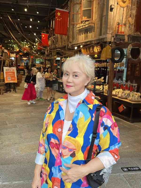 林建明︱前金牌司儀林建明健康亮紅燈 　突貼AI病床鼻插喉照宣布停工　曾患抑鬱腦血管瘤近況惹憂