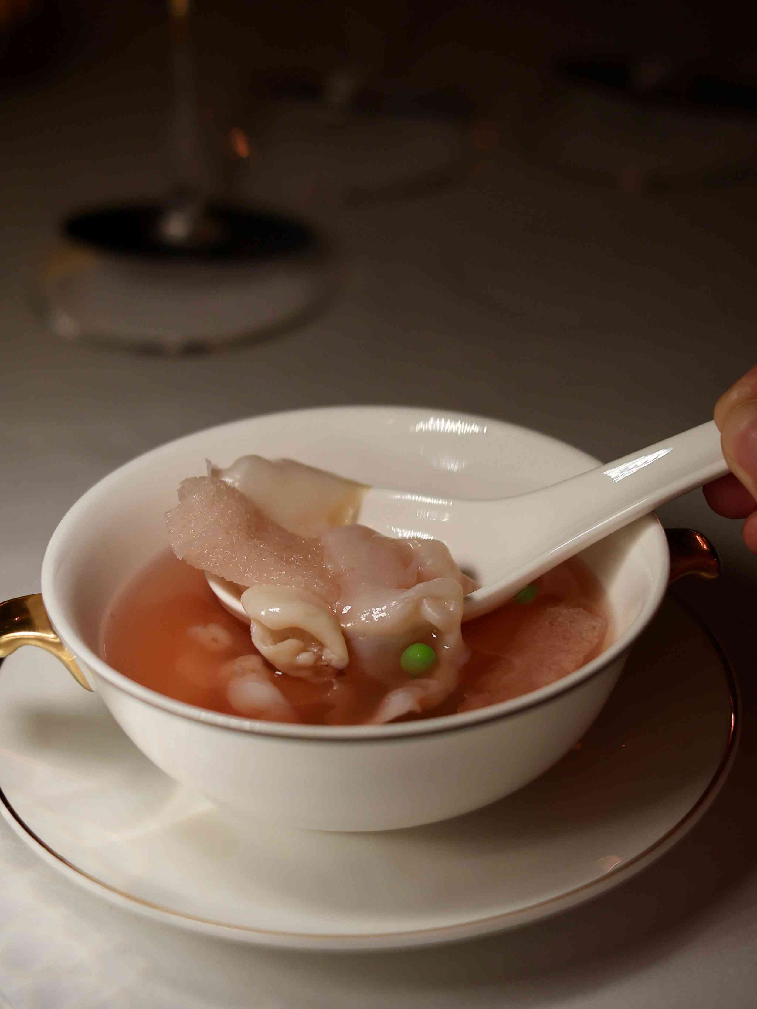 巴黎人十週年「名廚臻宴」:小青龍配陳皮沙茶醬、熟成M9牛小排配四川青花椒慕絲、10年梅菜伊比利亞黑毛豬扣肉飯 巴黎人十週年「名廚臻宴」:小青龍配陳皮沙茶醬、熟成M9牛小排配四川青花椒慕絲、10年梅菜伊比利亞黑毛豬扣肉飯