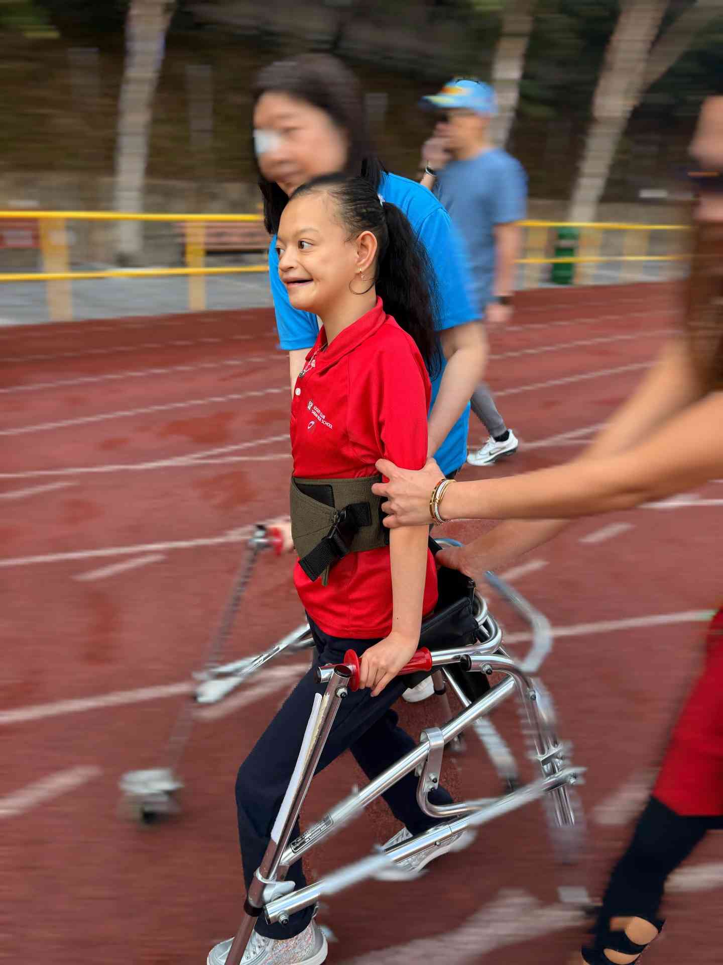 名人近況|49歲鍾麗淇留醫ICU 早前暴瘦面僵 與漸凍人症有關? 名人近況|49歲鍾麗淇留醫ICU 早前暴瘦面僵 與漸凍人症有關?