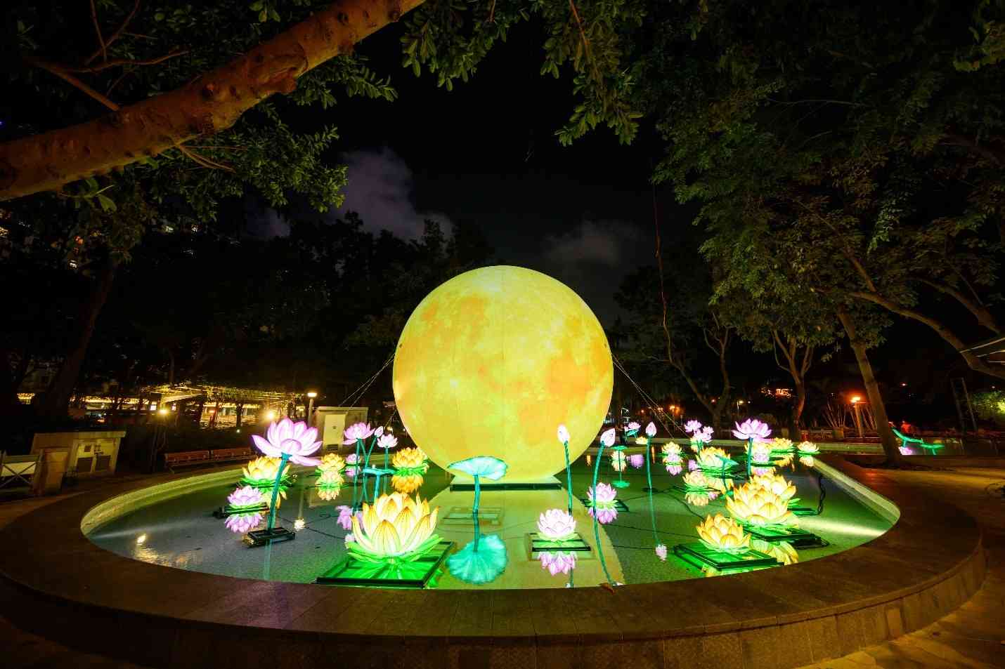 中秋節好去處2026︱超靚！維園夢幻綵燈大街匯聚3000綵燈＋8米巨型榕樹綵燈＋雞蛋仔奶茶花燈打卡熱點＋中秋市集