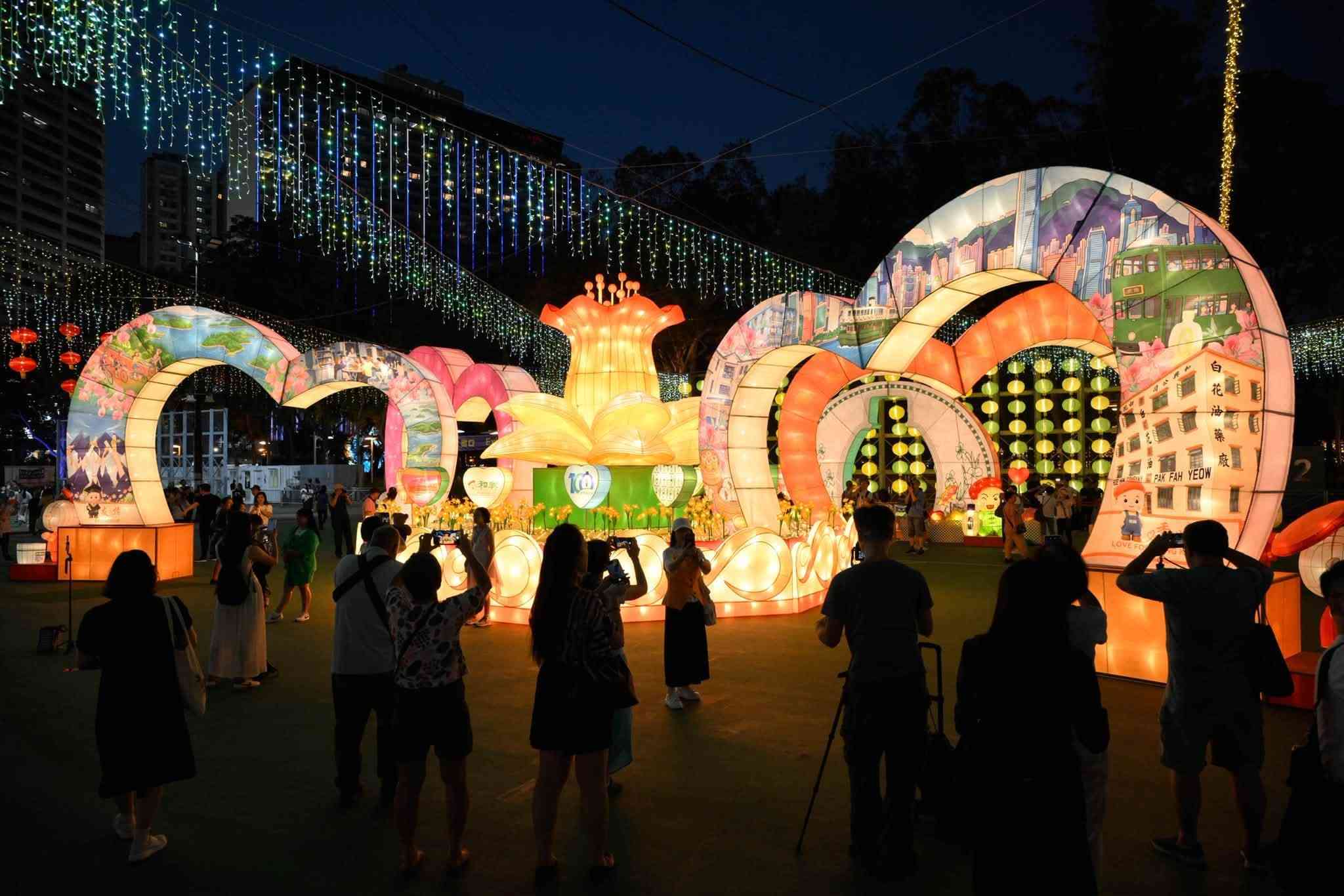 中秋節好去處2026︱超靚！維園夢幻綵燈大街匯聚3000綵燈＋8米巨型榕樹綵燈＋雞蛋仔奶茶花燈打卡熱點＋中秋市集