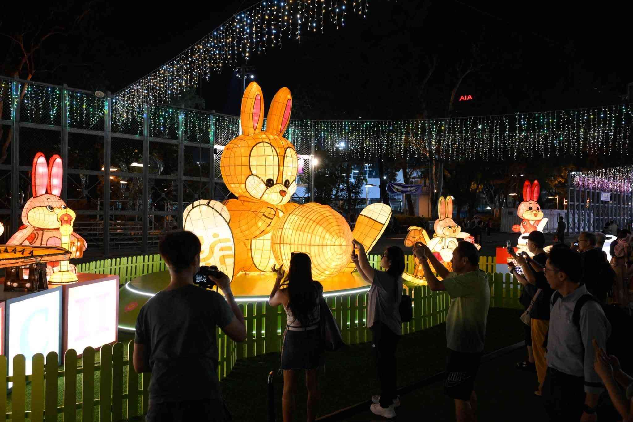 中秋節好去處2026︱超靚！維園夢幻綵燈大街匯聚3000綵燈＋8米巨型榕樹綵燈＋雞蛋仔奶茶花燈打卡熱點＋中秋市集