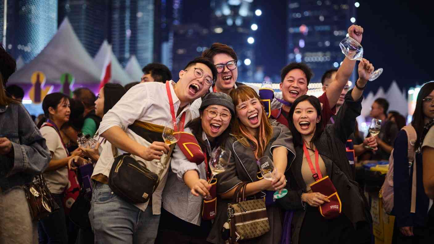 香港美酒佳餚巡禮2026︱中環海濱10月29日登場首設品酒導賞＋擴大規模逾340個攤位＋15星5鑽美饌＋品味證早鳥優惠