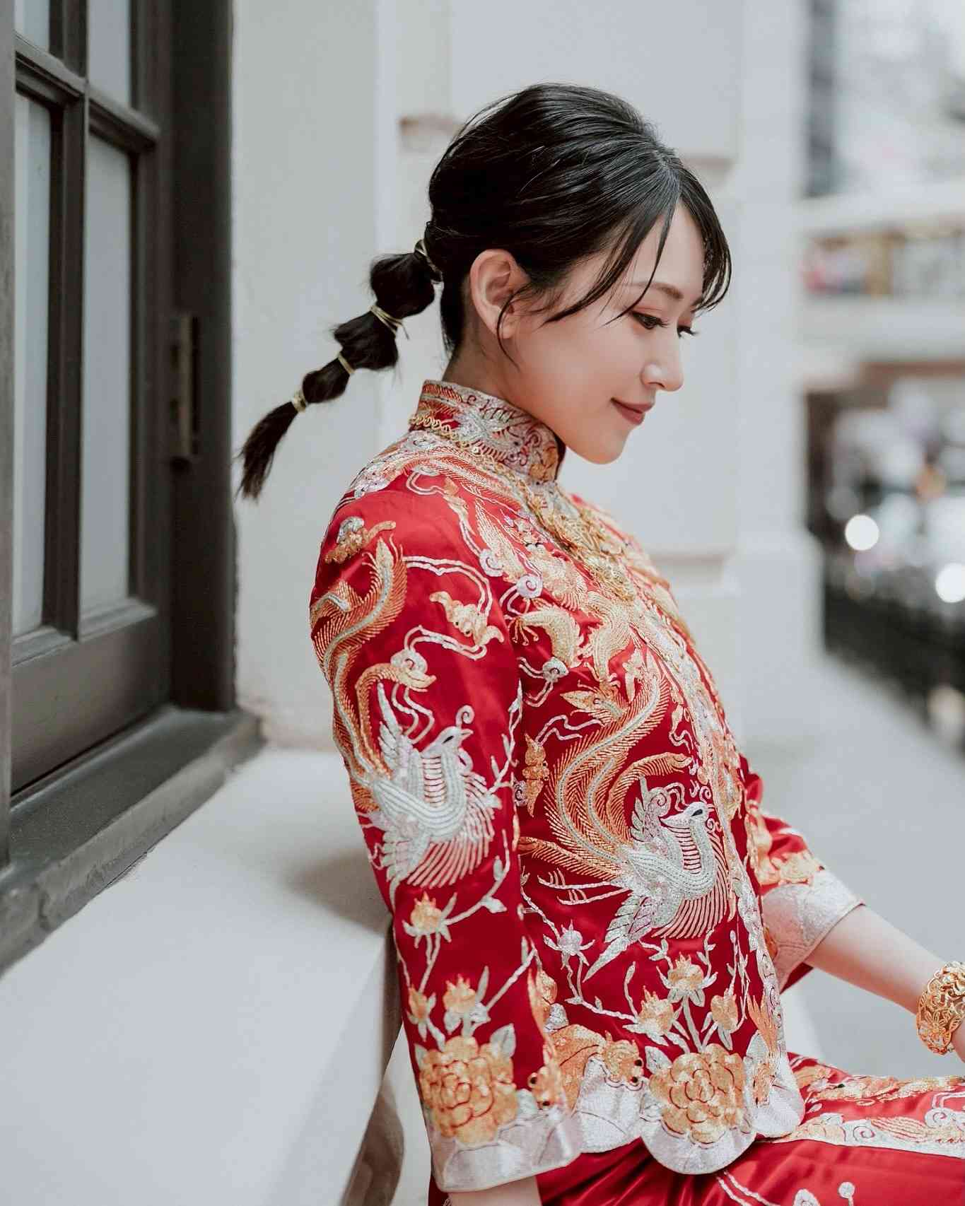 前AKB48成員內田真由美嫁香港人  穿裙掛與老公文武廟影Pre-wedding  日本婚宴以蓮香樓茶盅做回禮